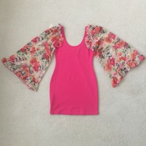 BEAUTIFUL 70s style flare sleeve dress